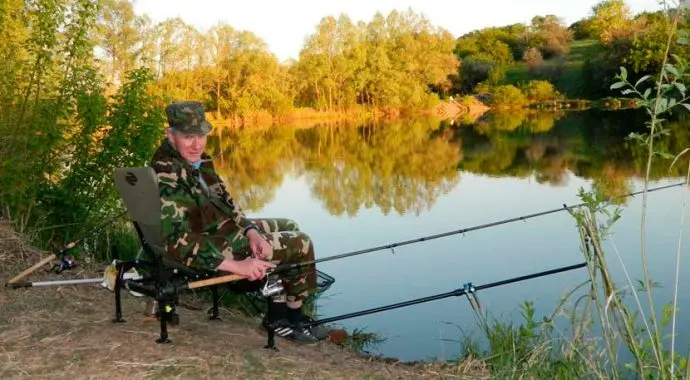 Equipment feeder for catching carp, crucian carp, bream. Instruction for beginners