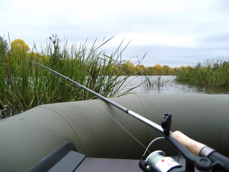 Fishing for bream from a boat with side rods