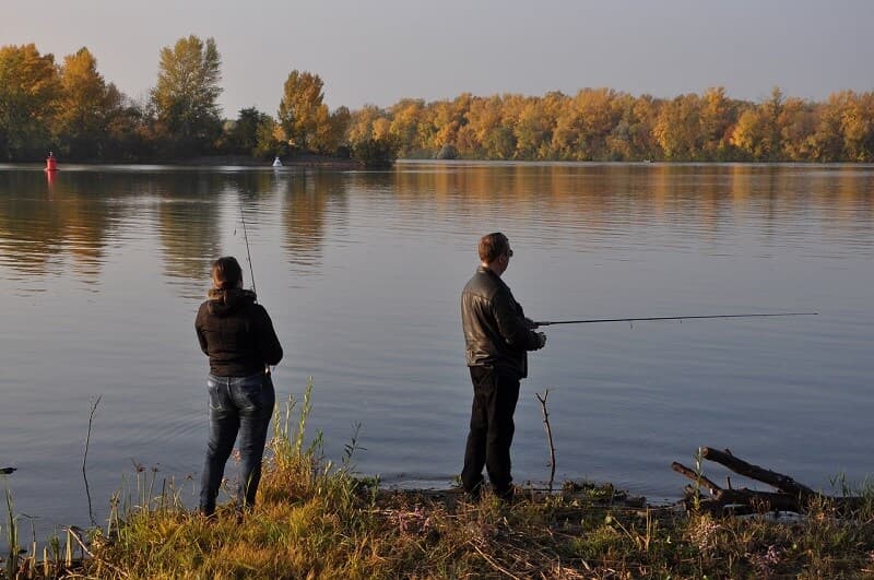 Fishing in October on rivers and lakes