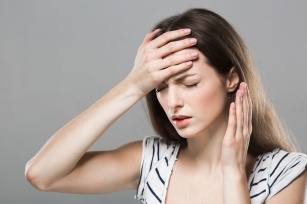 Headache before period &#8211; how to deal with it?