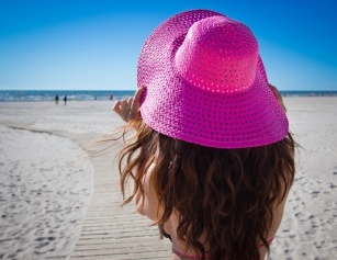 Holiday SOS for hair &#8211; how to protect your hair from the sun?