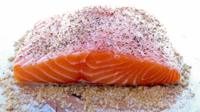 How to deliciously salt red fish at home, dry and wet salting