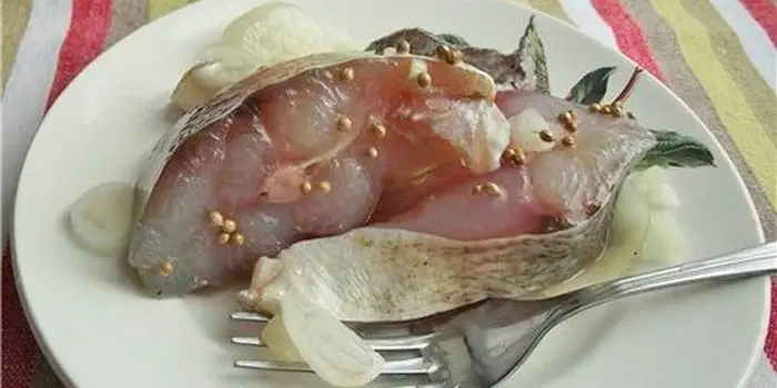 How to deliciously salt silver carp at home, the best recipes