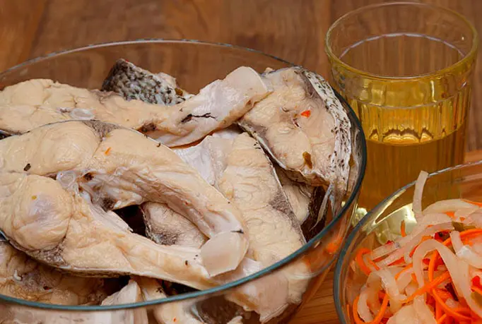 How to deliciously salt silver carp at home, the best recipes