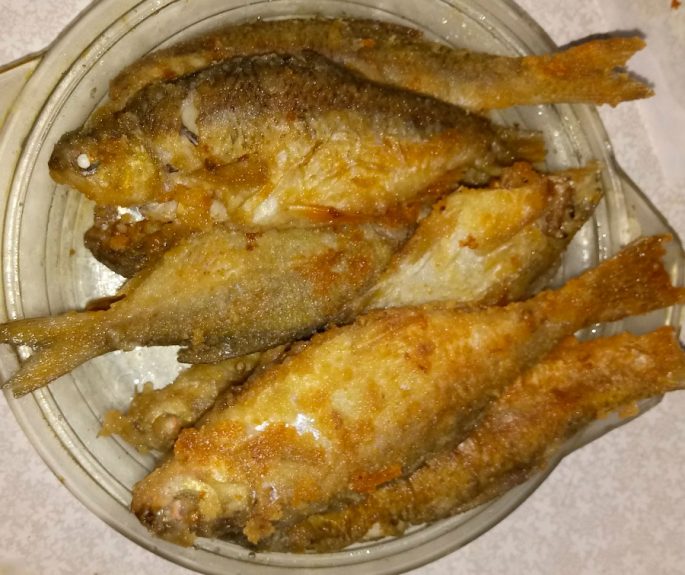 How to fry river fish in a pan: delicious recipes, how much time