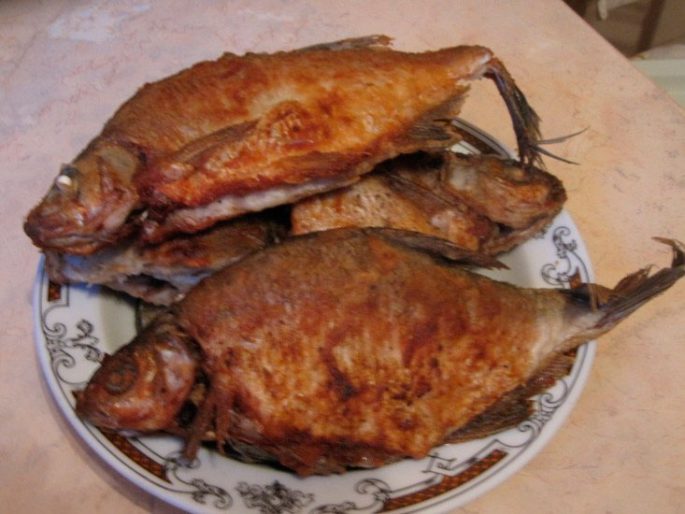 How to fry river fish in a pan: delicious recipes, how much time