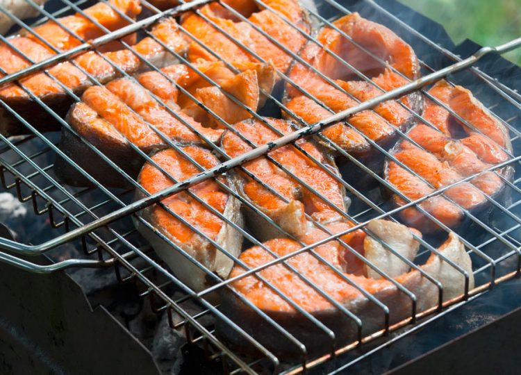 How to marinate fish for frying on the grill: delicious recipes