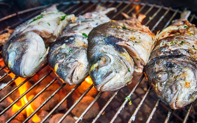 How to marinate fish for frying on the grill: delicious recipes