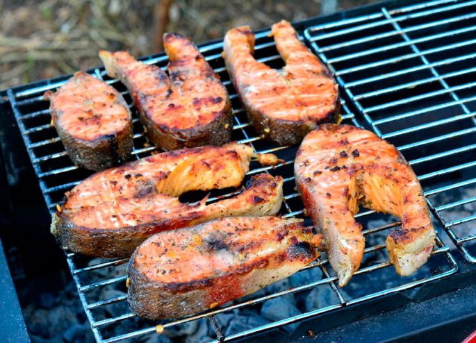 How to marinate fish for frying on the grill: delicious recipes