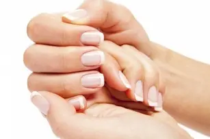 How to nourish and regenerate the cuticles around the nails?