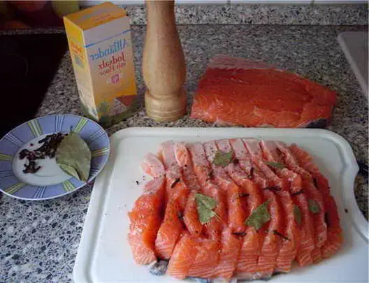 How to salt trout at home with salt and sugar, the best recipes