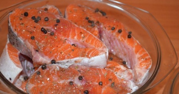 How to salt trout at home with salt and sugar, the best recipes