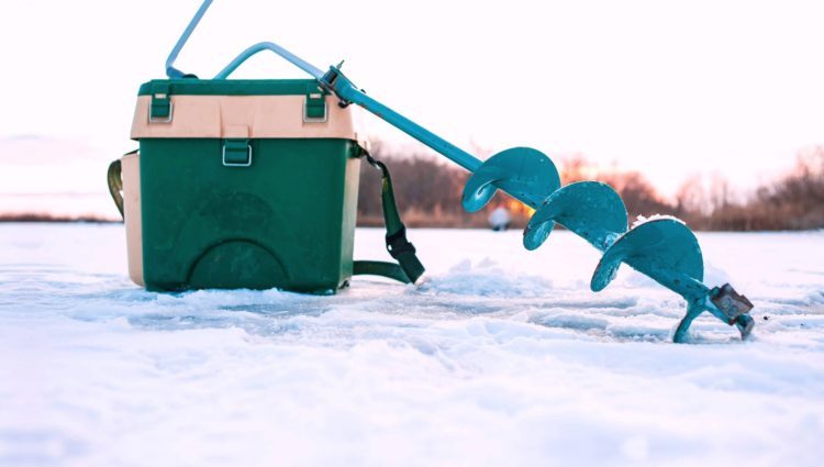 Gerudi ais untuk memancing musim sejuk: pelantikan dan pemilihan model terbaik