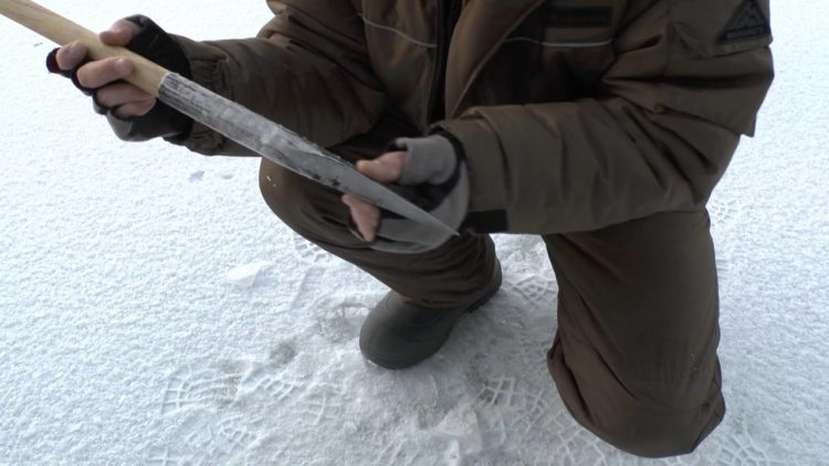 Ice fishing pick: main features, differences and top models for fishing