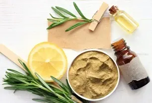 Learn effective ways to get rid of stretch marks on the buttocks and thighs