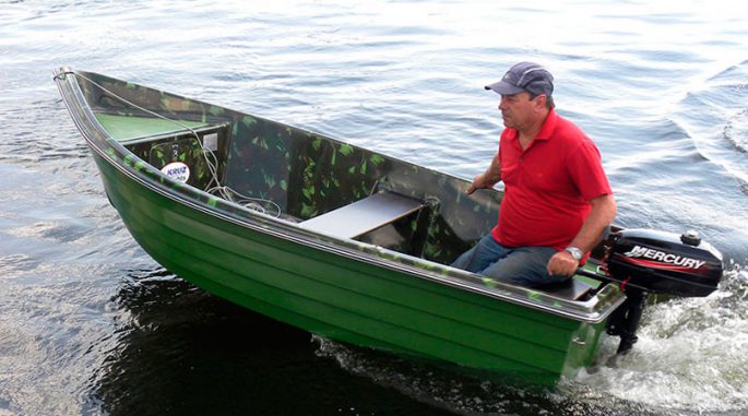 Plastic boats under the motor for fishing, advantages and disadvantages