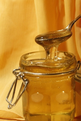 Rejuvenating properties of honey