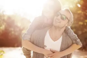 The first rays of the spring sun. Is tanning really harmful?