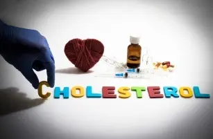 The first symptoms of high cholesterol. How to reduce the risk?