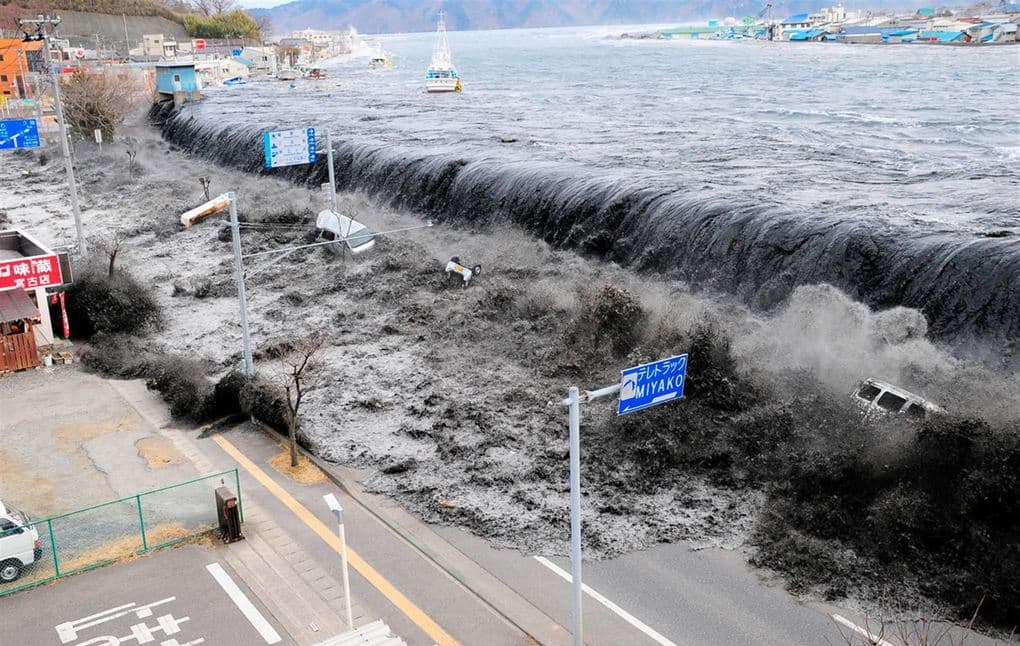 The largest tsunami in the last 10 years