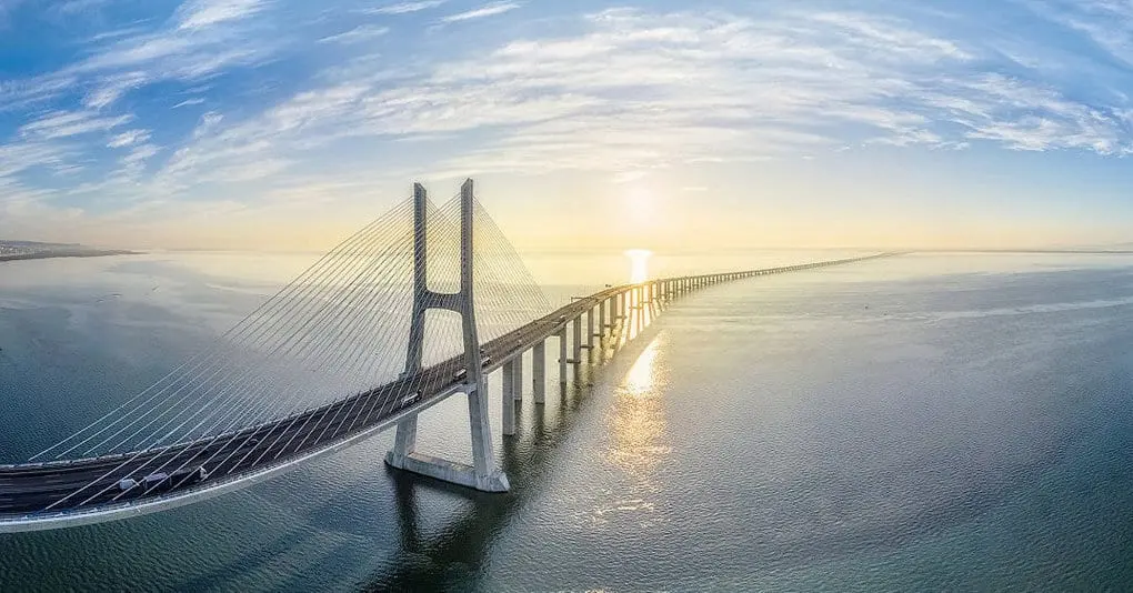 The most beautiful and unusual bridges in the world