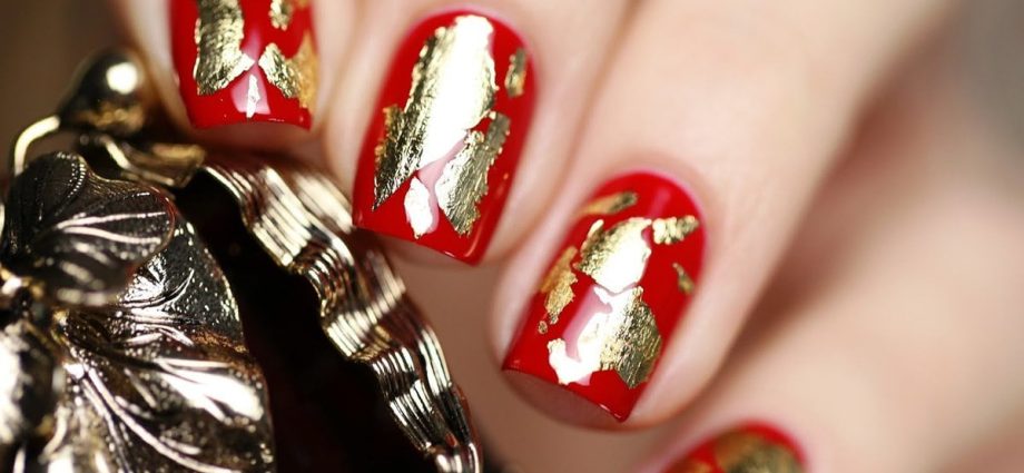 The most beautiful red manicure design: 10 fashion trends of 2019