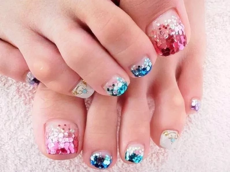 The most fashionable and beautiful pedicure for 2019: fresh ideas for beauties