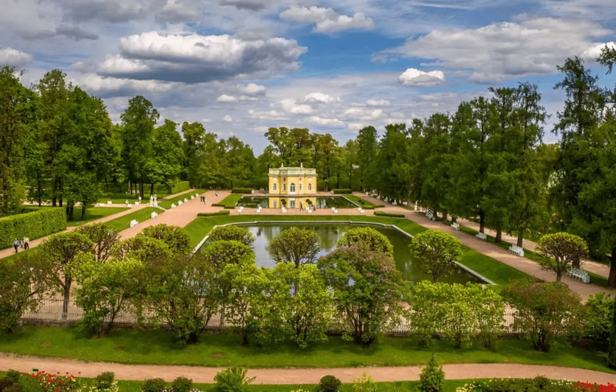 Top 10 best parks in St. Petersburg, which are definitely worth a stroll