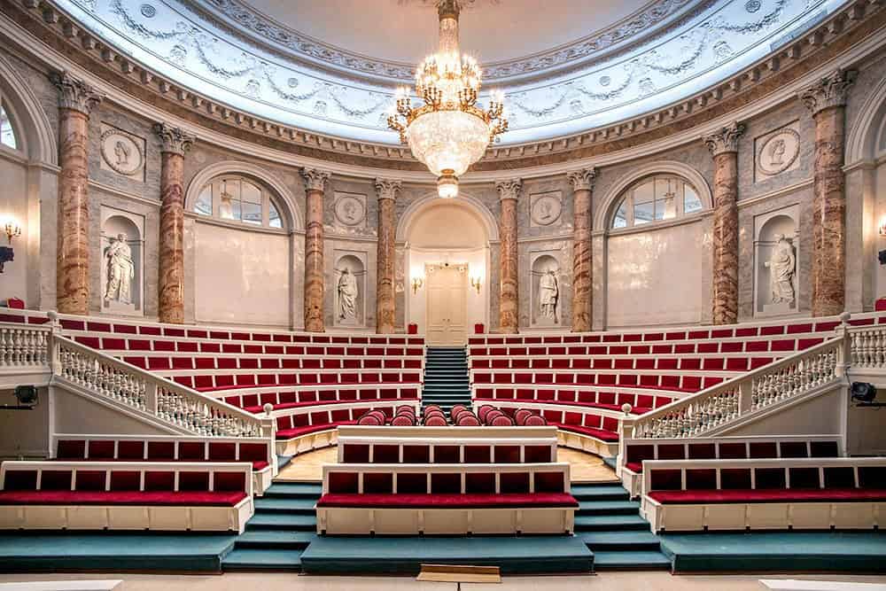 Top 10 best theaters in St. Petersburg