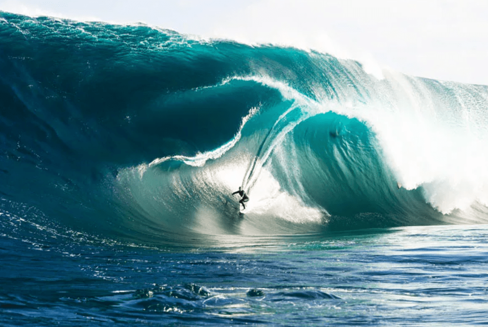 Top 10 biggest waves in the world in human history