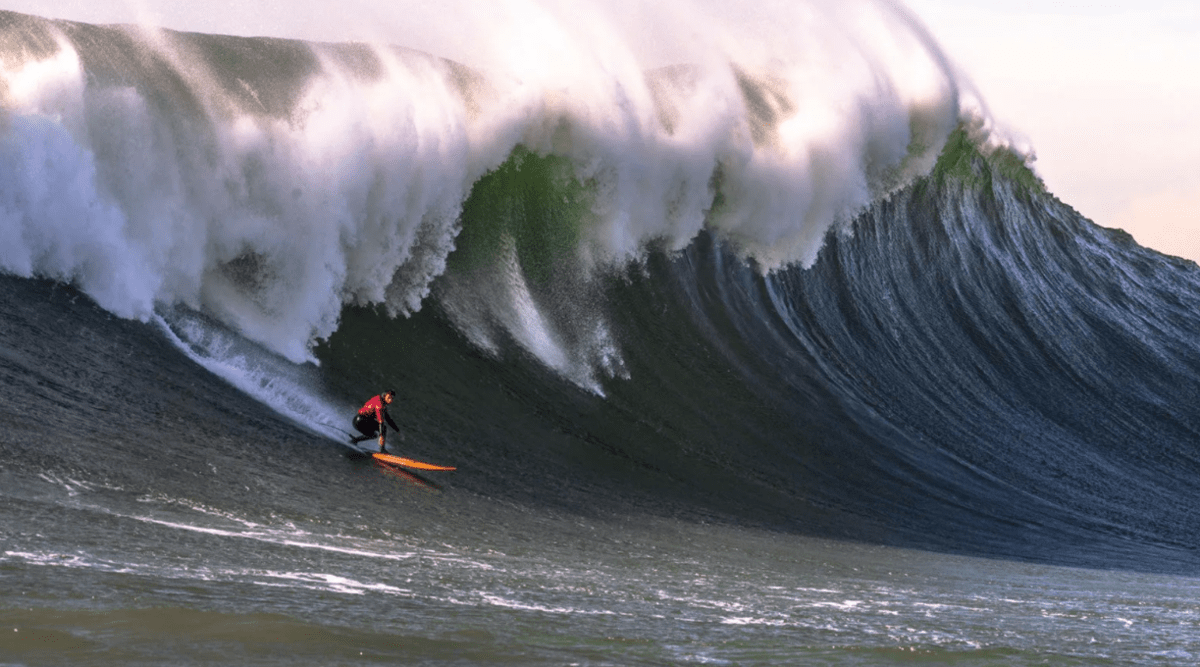 Top 10 biggest waves in the world in human history