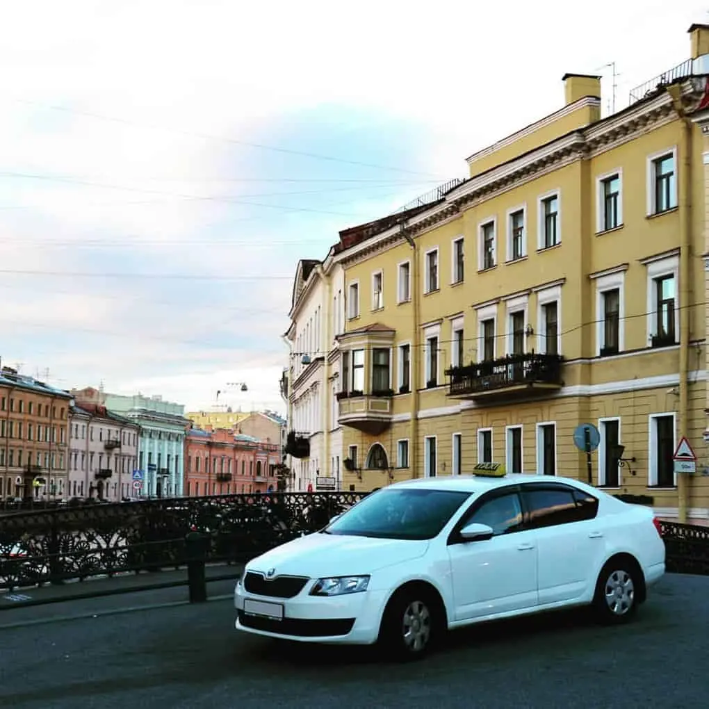 Top 10 cheapest taxis in St. Petersburg