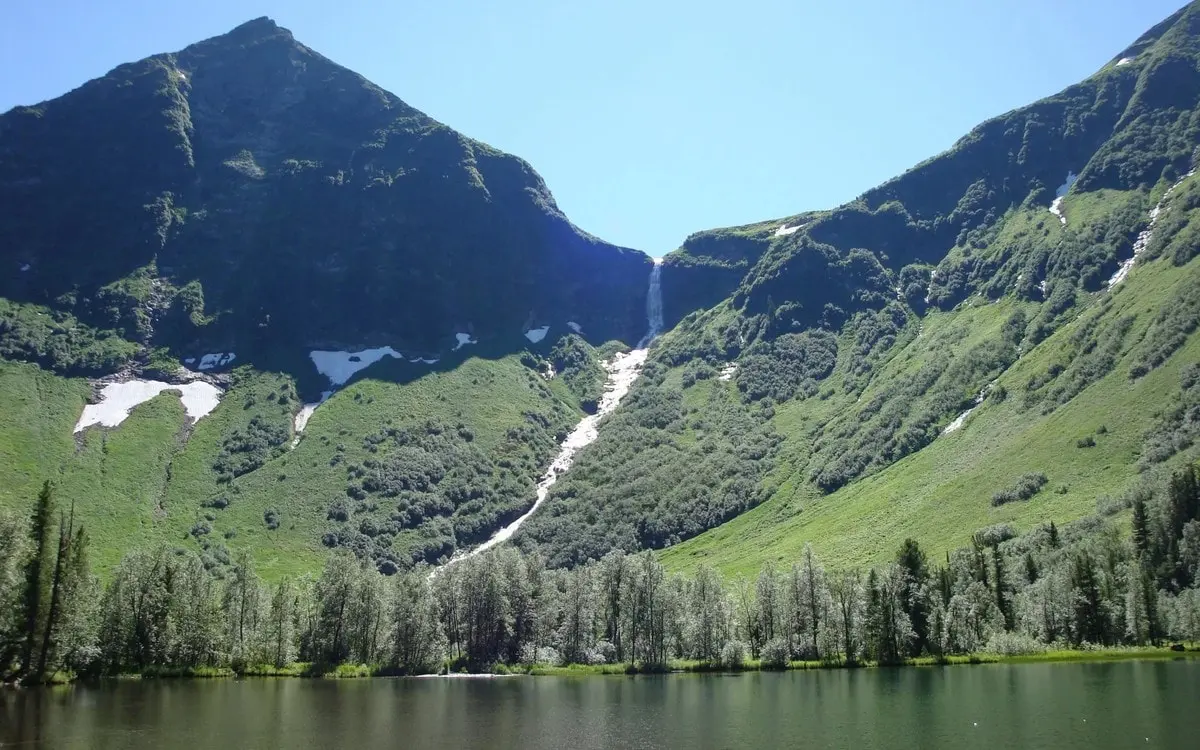 Top 10 highest waterfalls in Russia