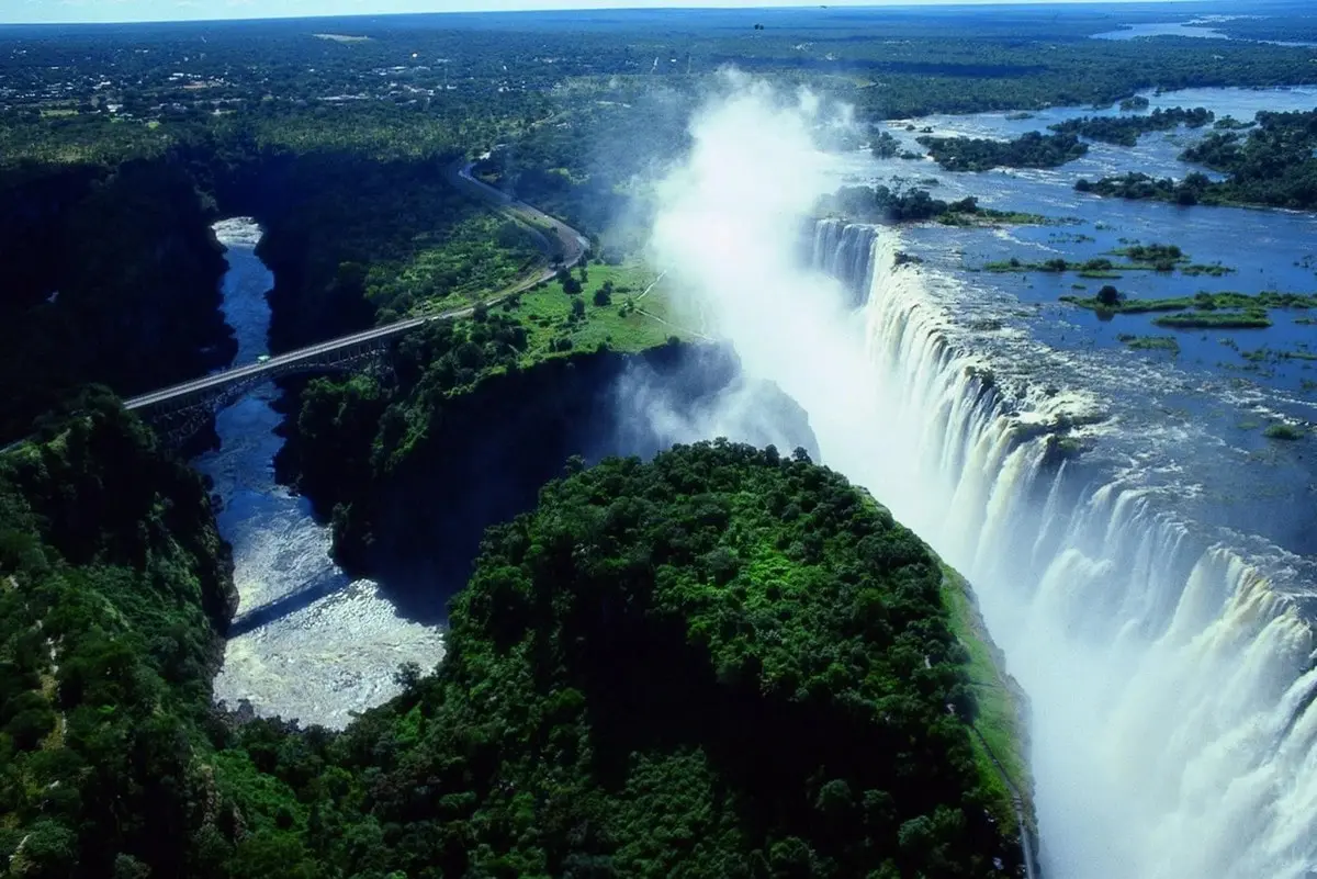 Top 10 Interesting Facts About Victoria Falls