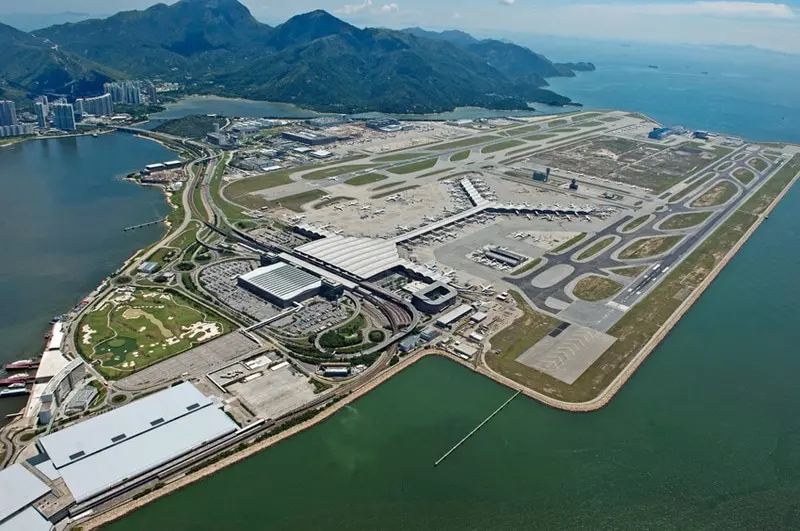 Top 10 largest airports in the world