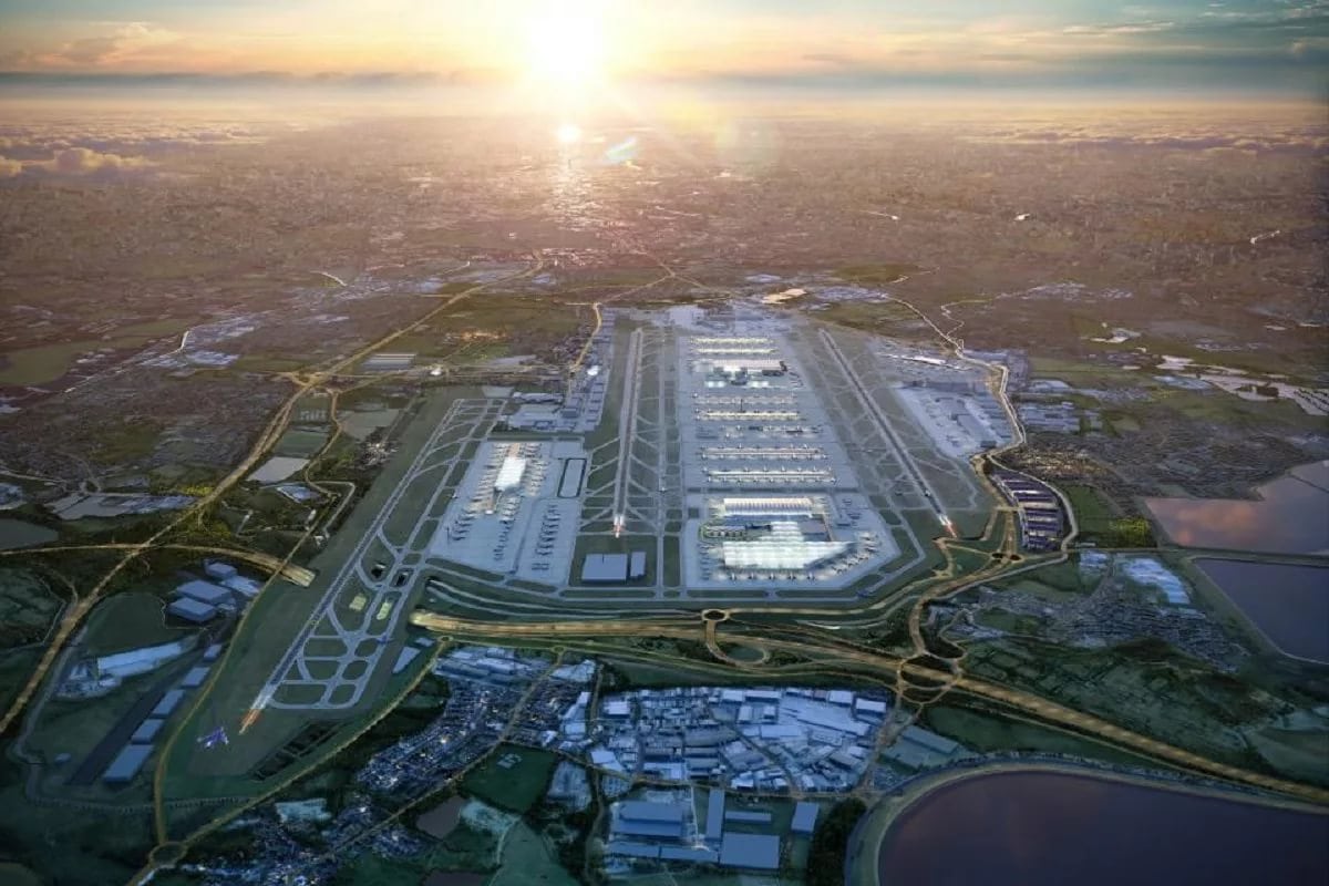 Top 10 largest airports in the world