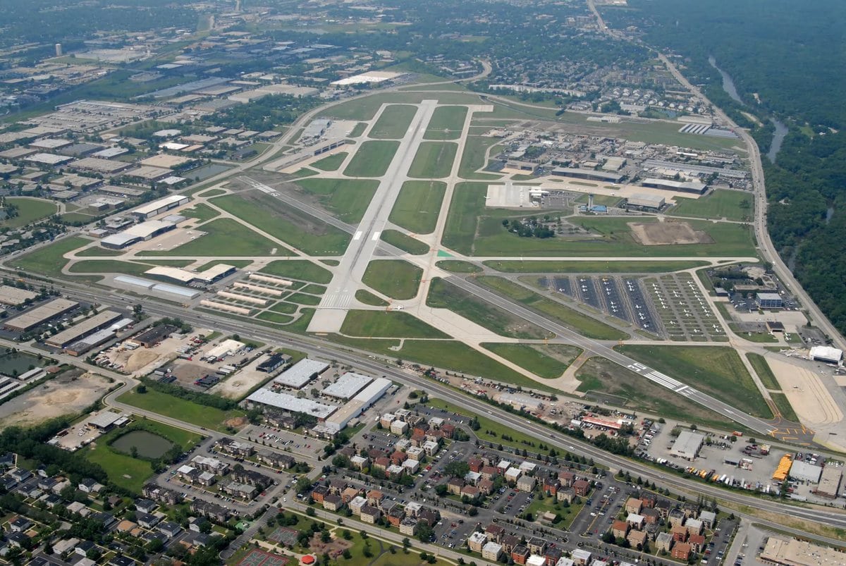 Top 10 largest airports in the world