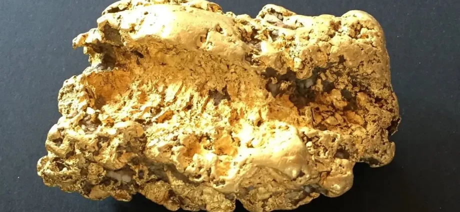 Top 10 largest gold nuggets in the world