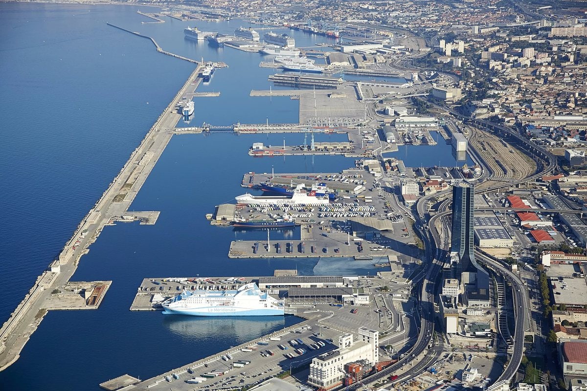 Top 10 largest seaports of foreign Europe