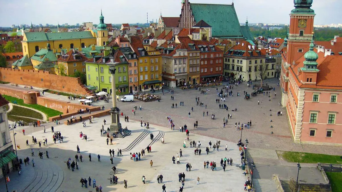 Top 10 largest squares in the world