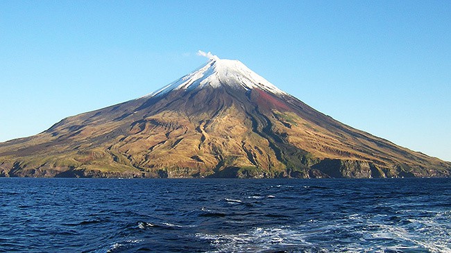 10 gunung berapi terbesar di Rusia