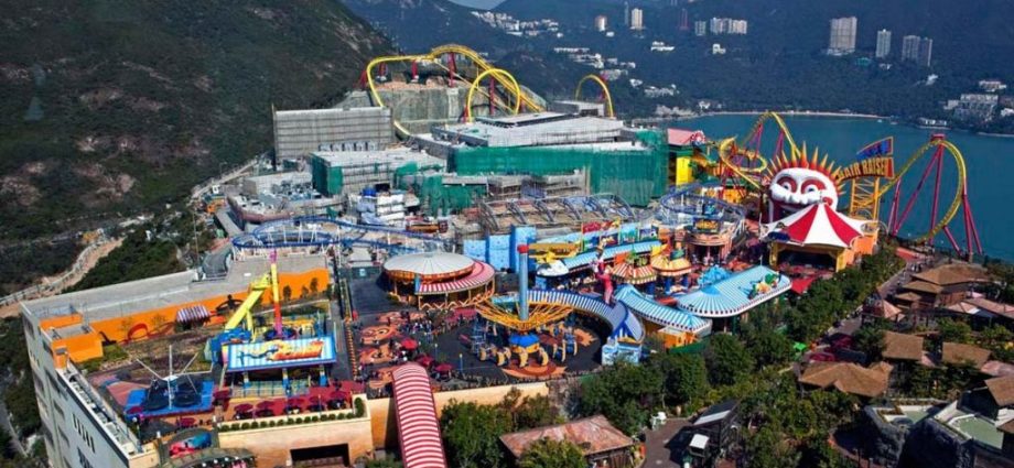 Top 10 largest water parks in the world