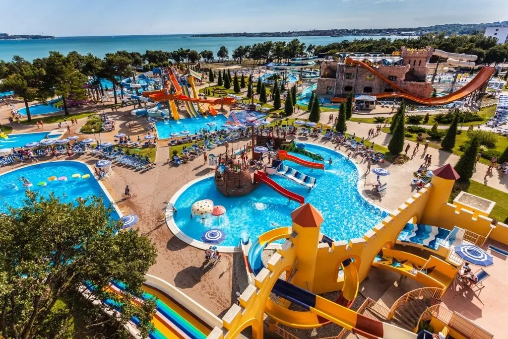 Top 10 largest water parks in the world