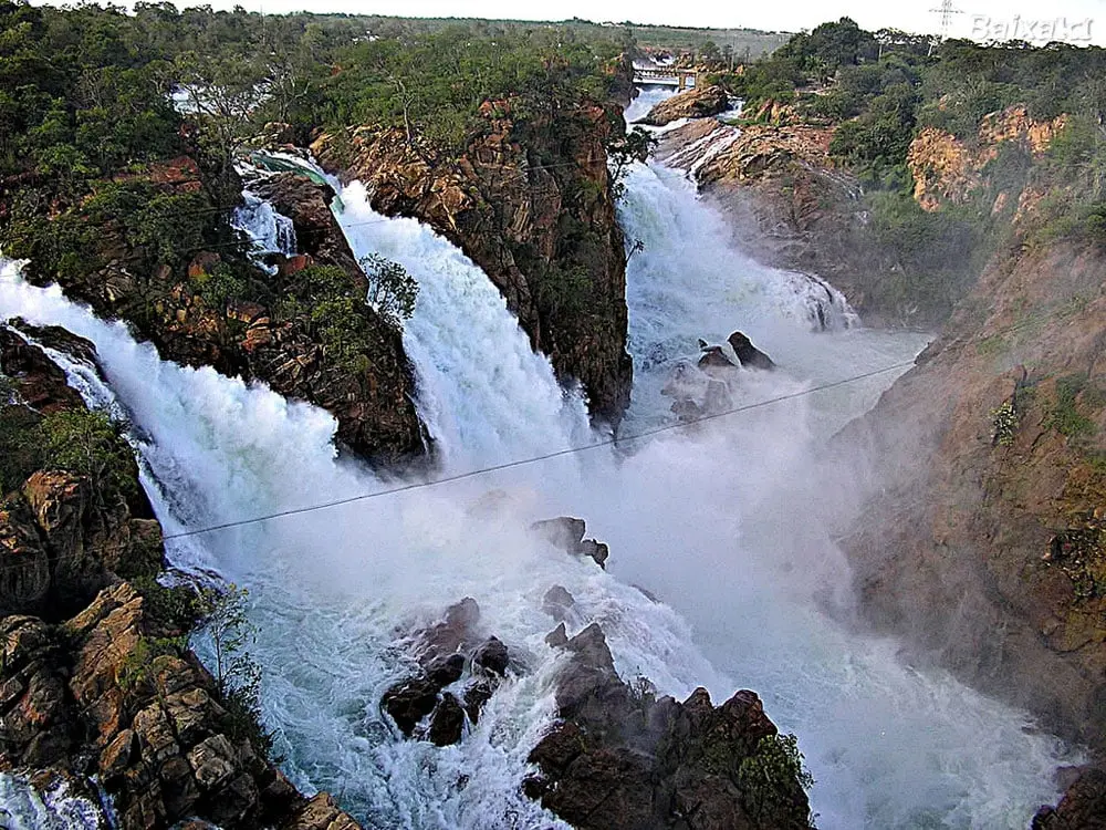 Top 10 largest waterfalls in the world