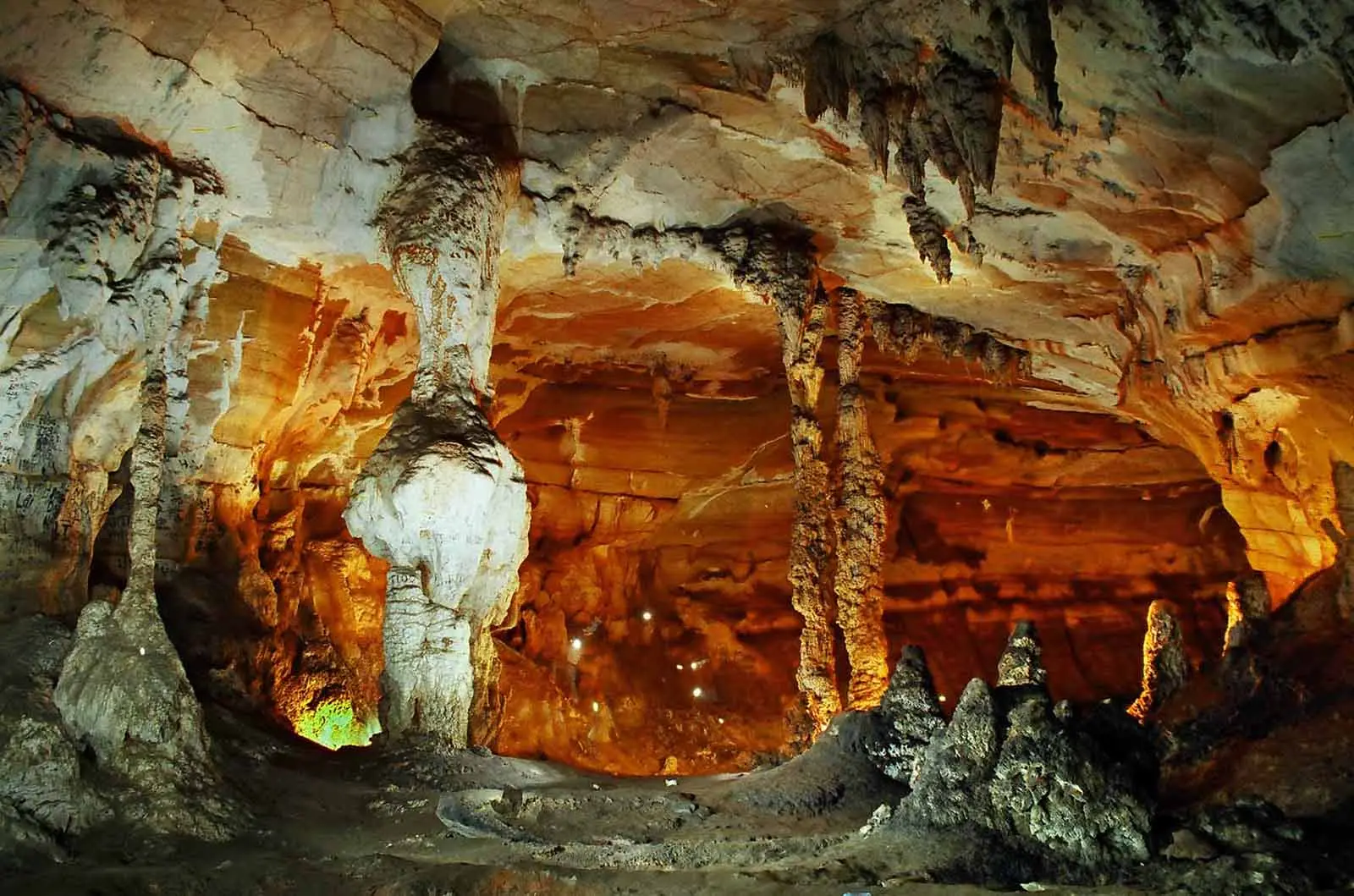 Top 10 longest caves in the world