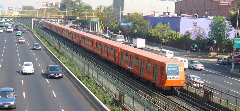 Top 10 longest metro lines in the world