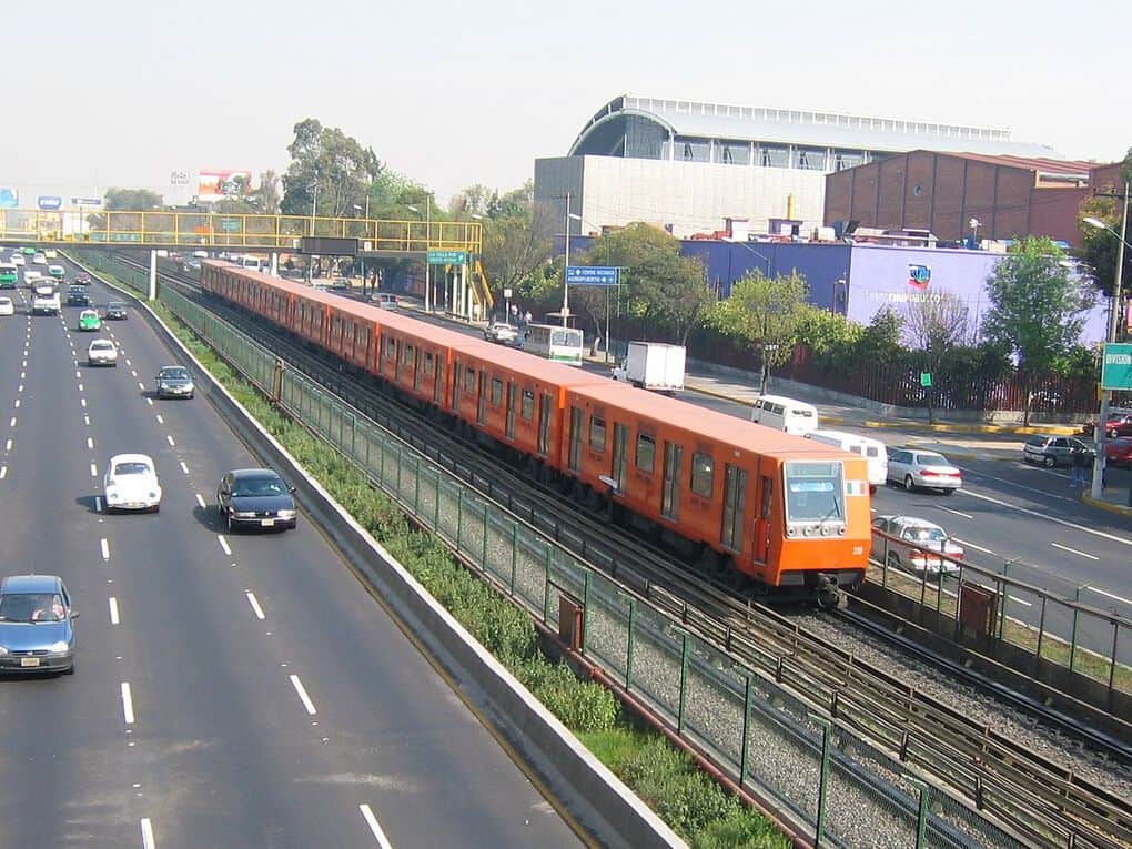 Top 10 longest metro lines in the world