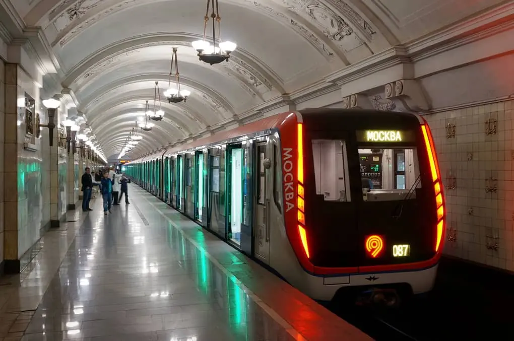 Top 10 longest metro lines in the world