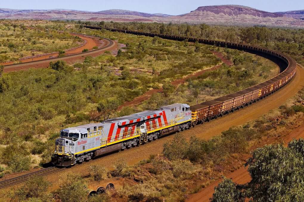 Top 10 longest trains in the world with a record number of cars