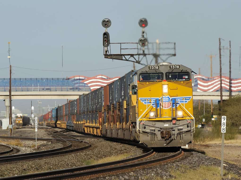 Top 10 longest trains in the world with a record number of cars